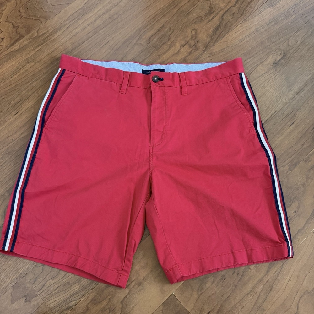 Tommy Hilfiger Men's Red Striped Chino Shorts Size 38 Flat Front Classic Fit